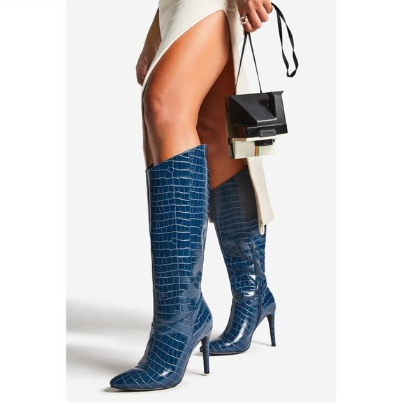 Blue heeled boots. Pointed-toe boot w/ stiletto heel. High heels. Winter or Fall - Picture 9 of 15